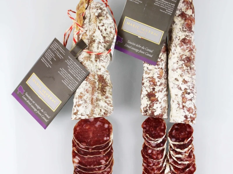 Coffret Gourmet d'Auvergne : Fromage, Saucisson, Terrine et Biscuits