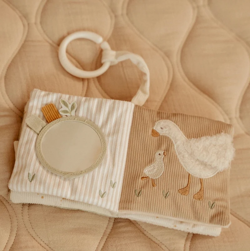 Livre en tissu | Newborn Neutrals