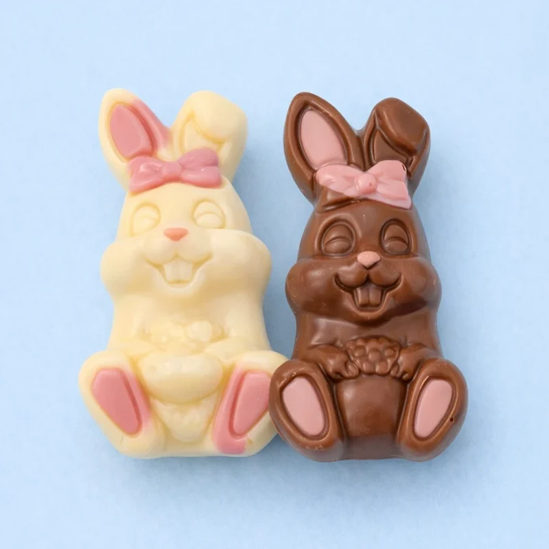 Petits lapins en chocolat au lait ou blanc
