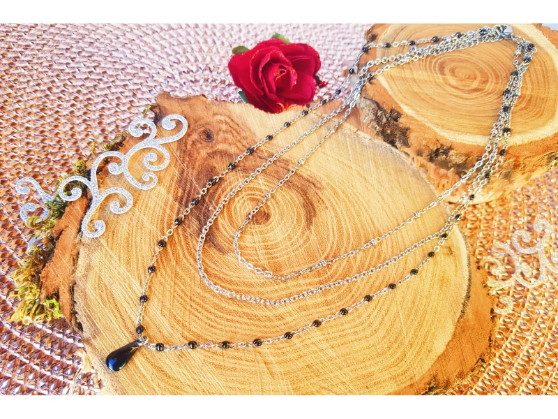 Bracelet et collier multi-rangs