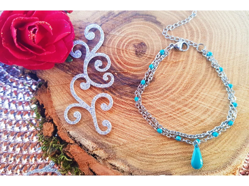 Bracelet et collier multi-rangs