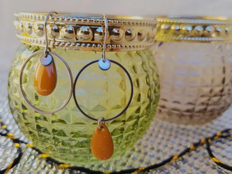 Boucles d'oreilles asymétriques