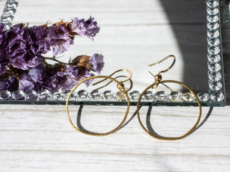 Boucles oreilles cercle irrégulier texturé