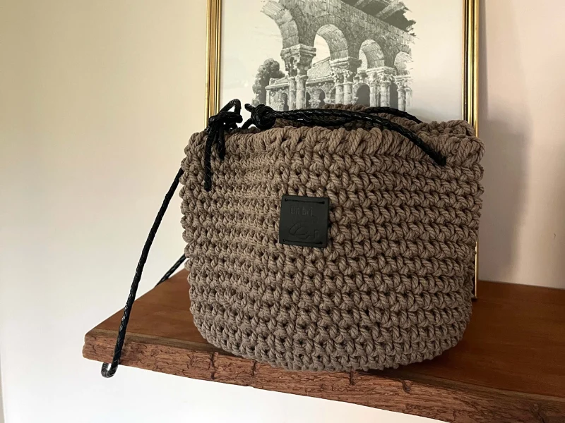 1 sac à main boule Stina