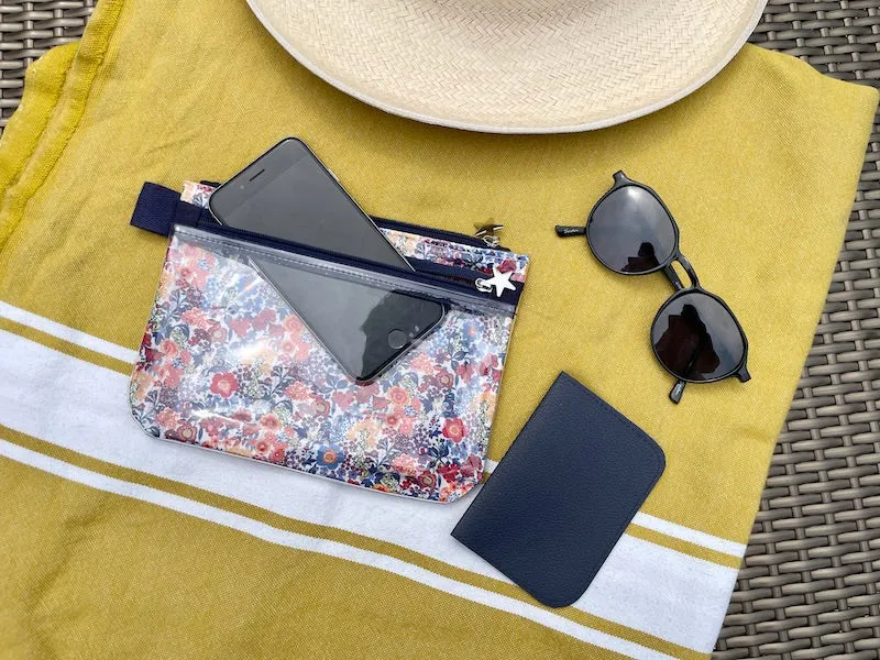 Trousse tactile smartphone et porte carte assortis