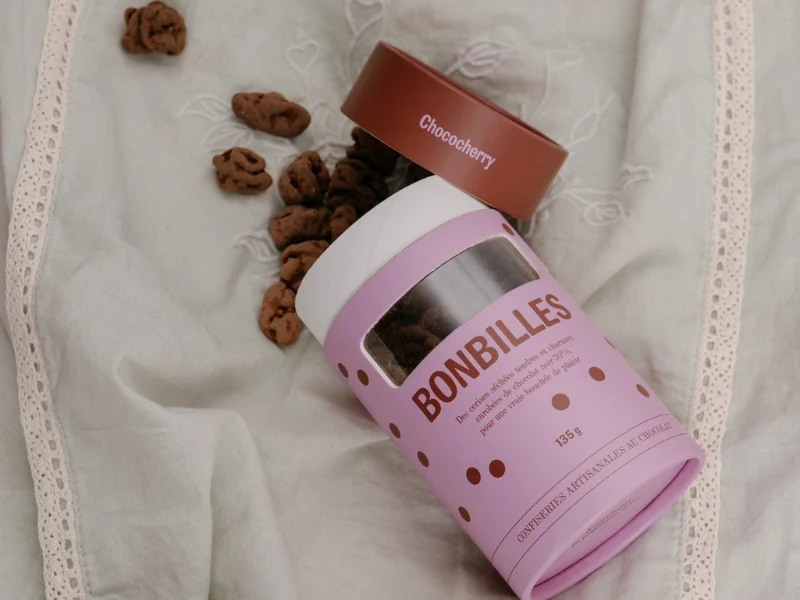1 coffret et 5 tubes de chocolats "Bonbilles" (840g)