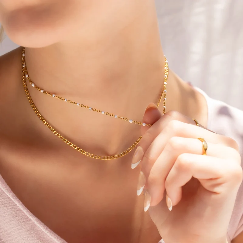 Collier chaîne en acier inoxydable PVD or 18K à confettis blancs