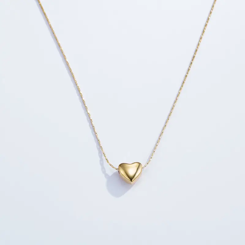 Collier fin avec cœur en acier inoxydable