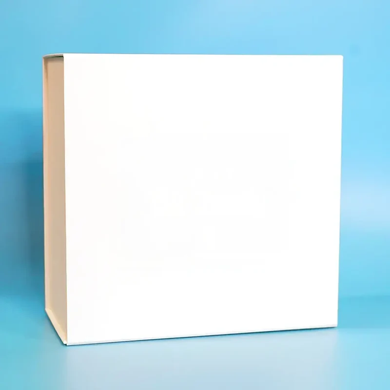 Coffret cadeau aimanté vierge
