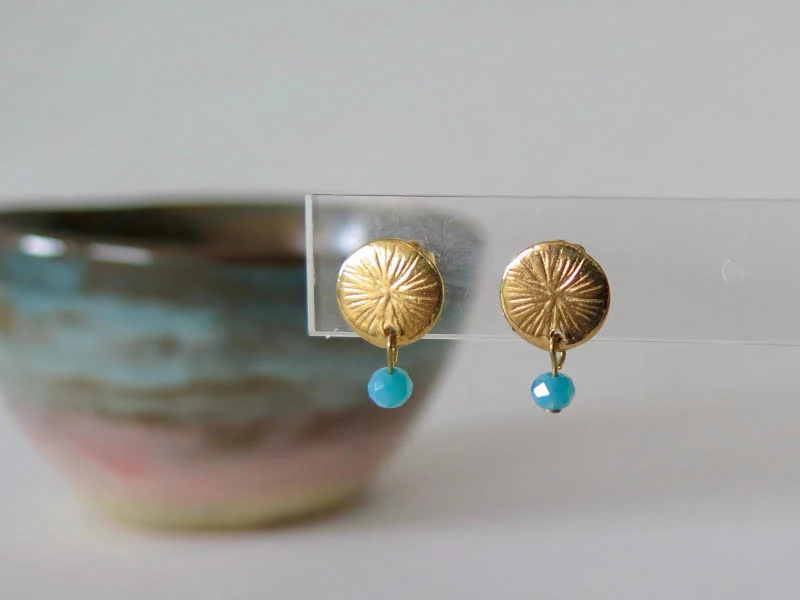 Boucles d’oreilles pastille or et perle de verre