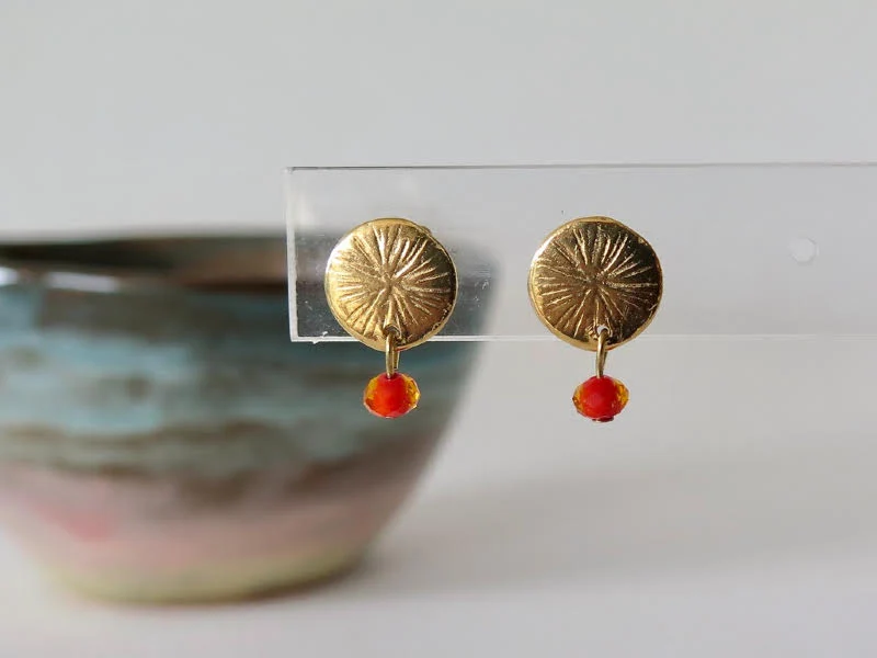 Boucles d’oreilles pastille or et perle de verre