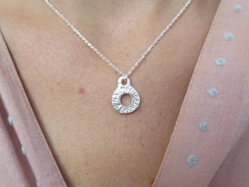 Pendentif gravé harmonie sérénité or ou argent