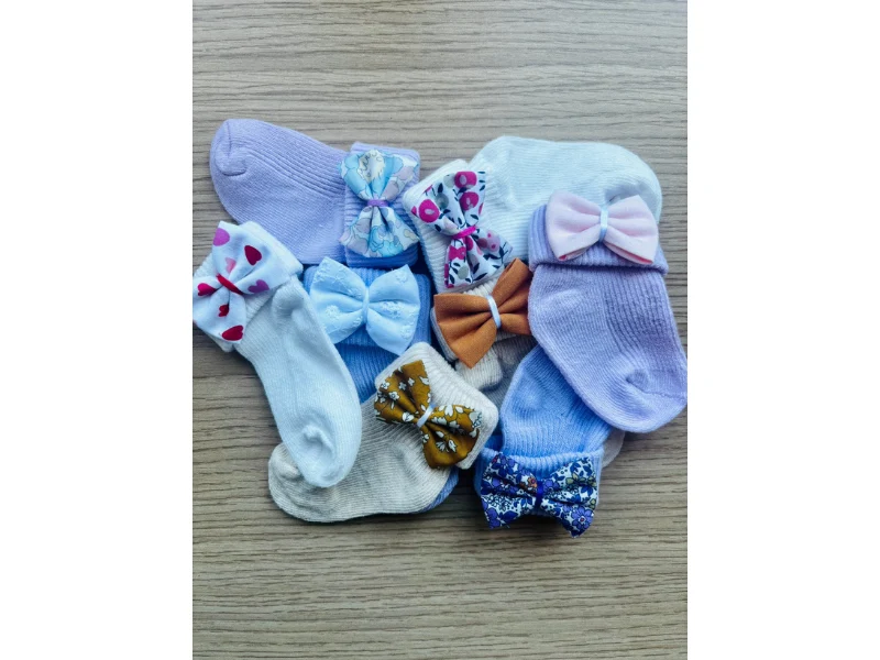 Box 4 saisons : Paire de chaussette noeud pour bébé