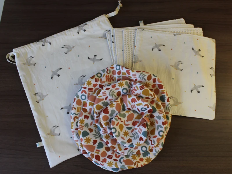 Sac à pain + 5 essuies-tout (coton bio) + 5 charlottes couvre plat