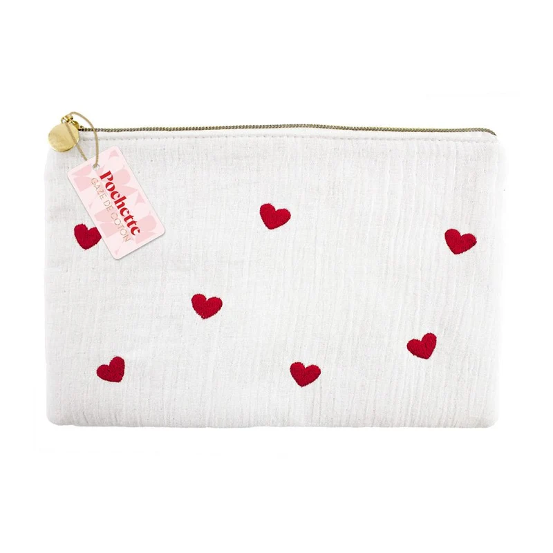 Pochette avec coeurs rouges