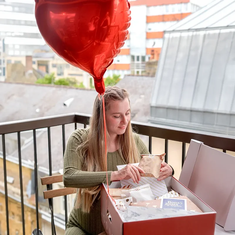 1 Sachet vide avec numéro pour rajouter ses propres surprises à la box - Jour à préciser dans les commentaires du panier