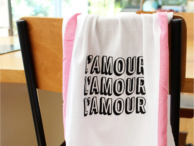 Torchon de cuisine brodé L'amour