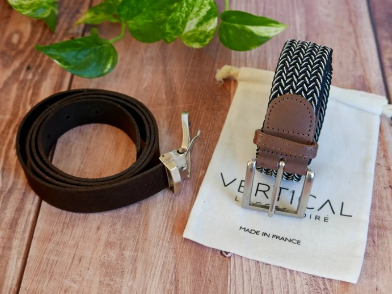 Lot de deux ceintures : 1 ceinture cuir et 1 ceinture tressée