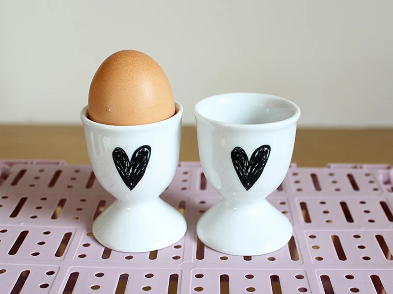 Duo de coquetiers en porcelaine Coeurs