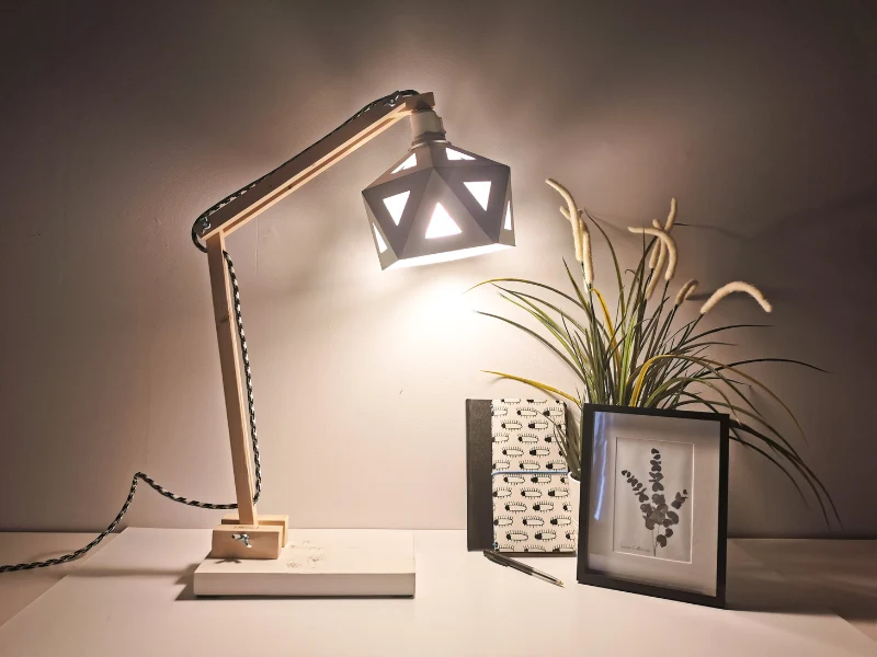 Lampe de bureau origami