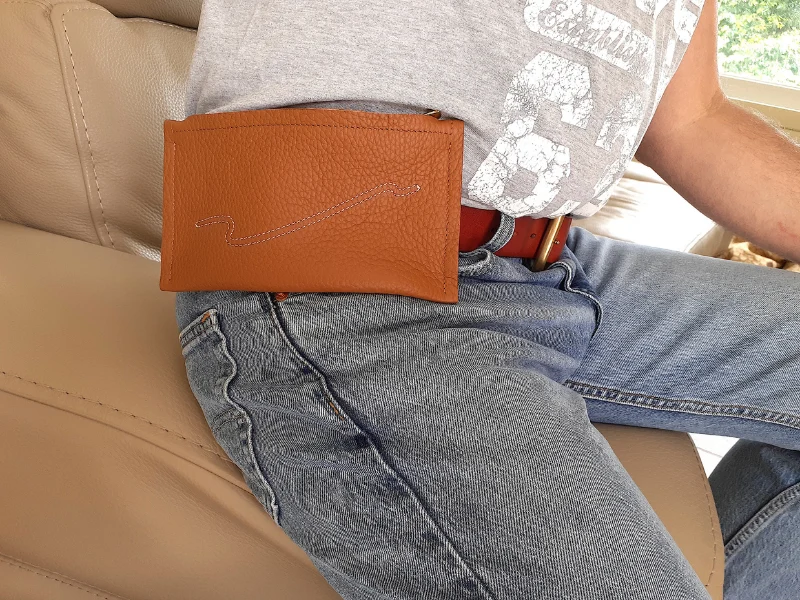 Pochette ceinture tout en cuir