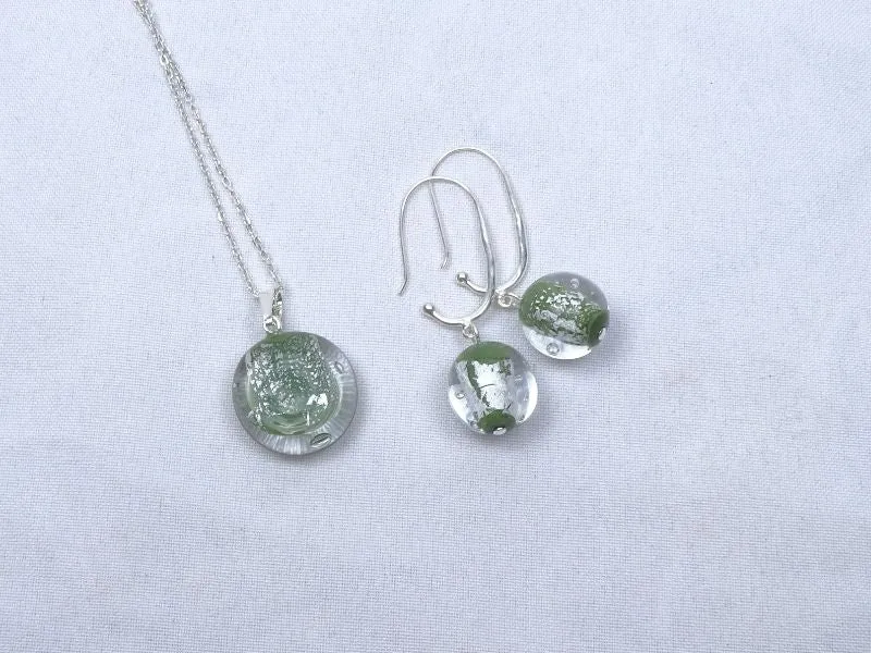 Ensemble en verre et feuille d'argent