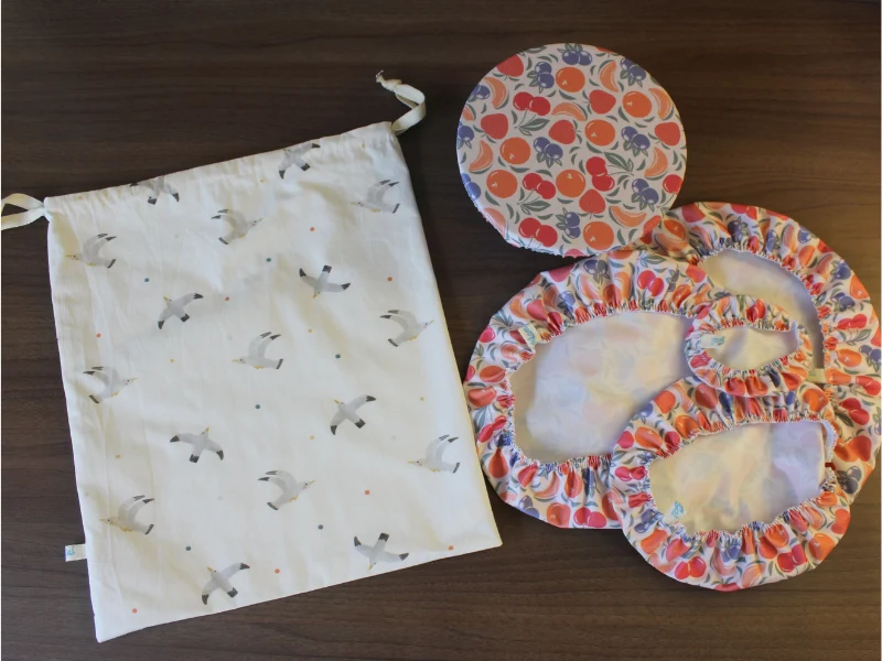 Lot sac à pain en tissu bio et 5 charlottes couvre plat