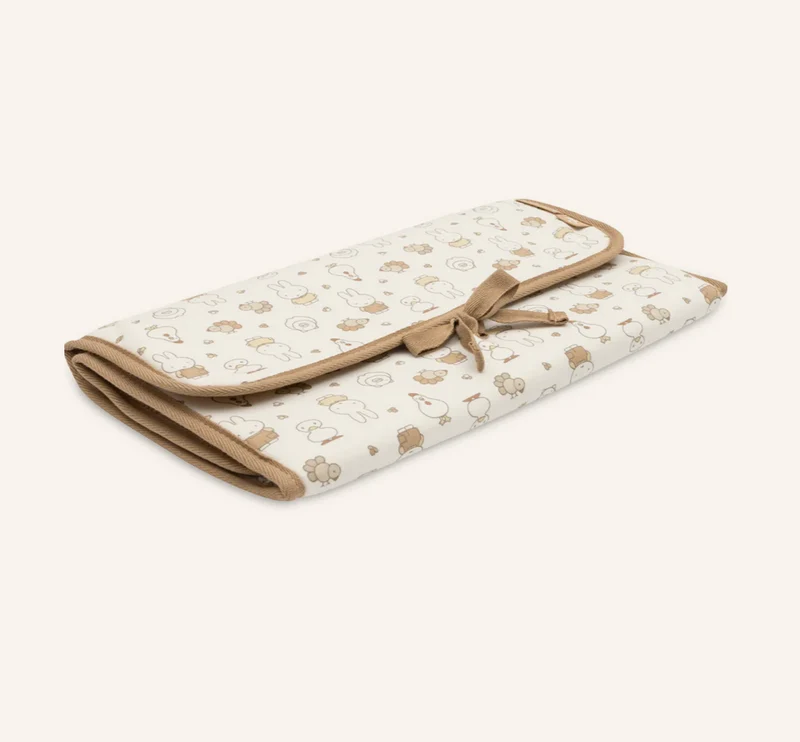 Tapis à langer nomade | Miffy Family Farm