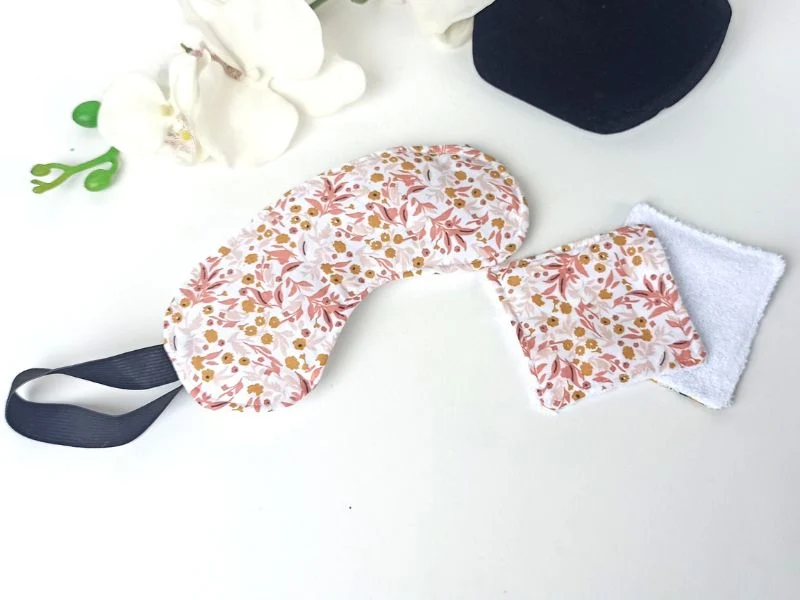 Coffret beauté : Serviette turban pour cheveux, masque de nuit et lingettes
