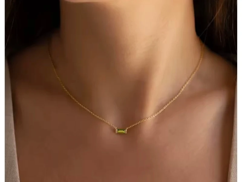 COLLIER MINIMALISTE + PENDENTIF EN ZIRCONIUM COLORÉ