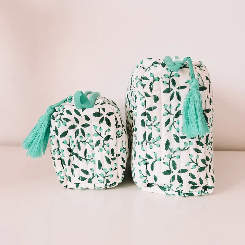 Trousse de toilette blanche et bleu motif feuilles