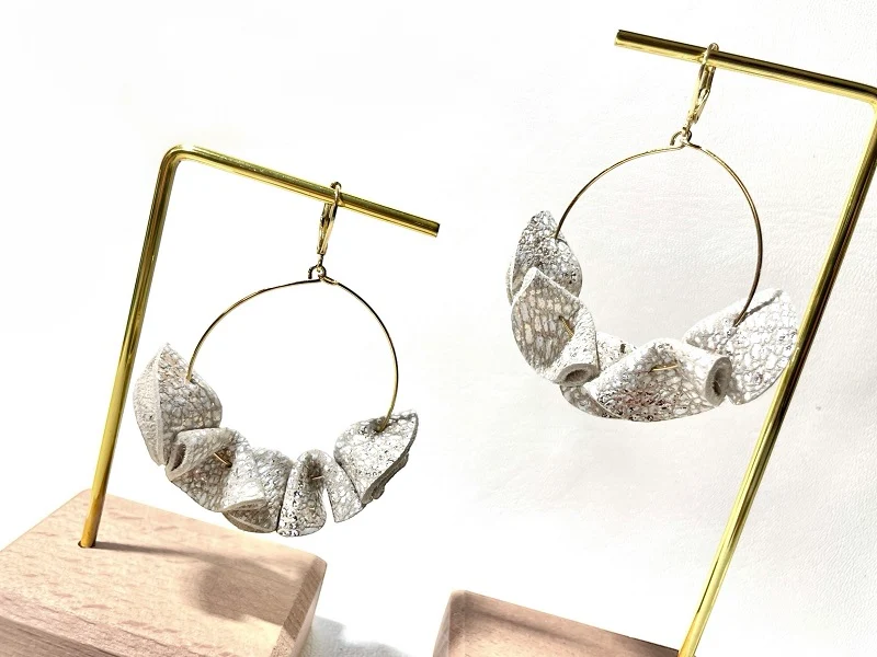 Boucles d'oreilles dorées en cuir Salsa