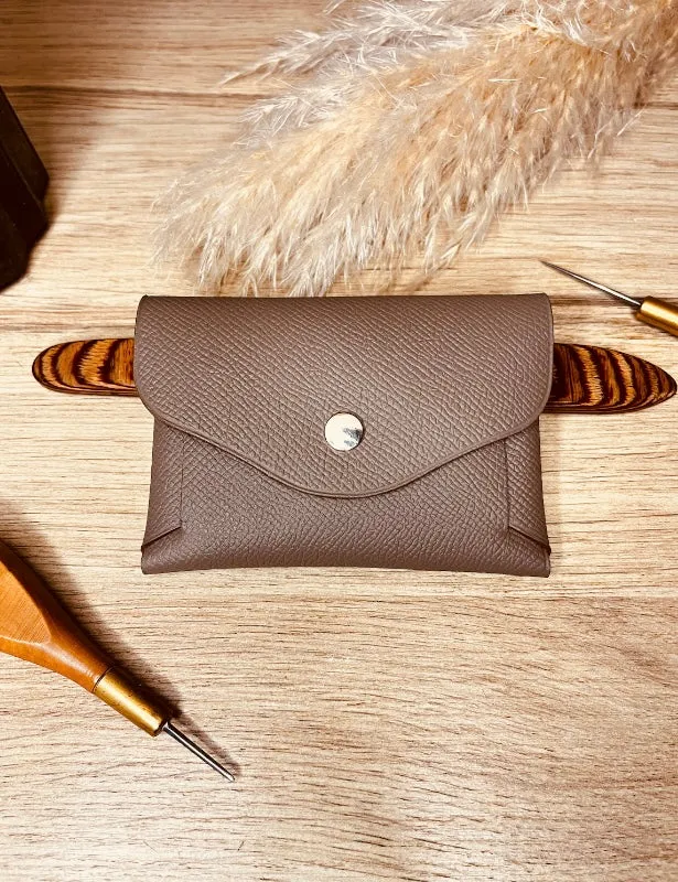 1 POCHETTE EN CUIR