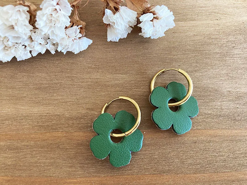 Boucles d'oreilles fleur en cuir