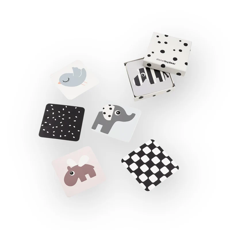 Cartes d'éveil contrastées