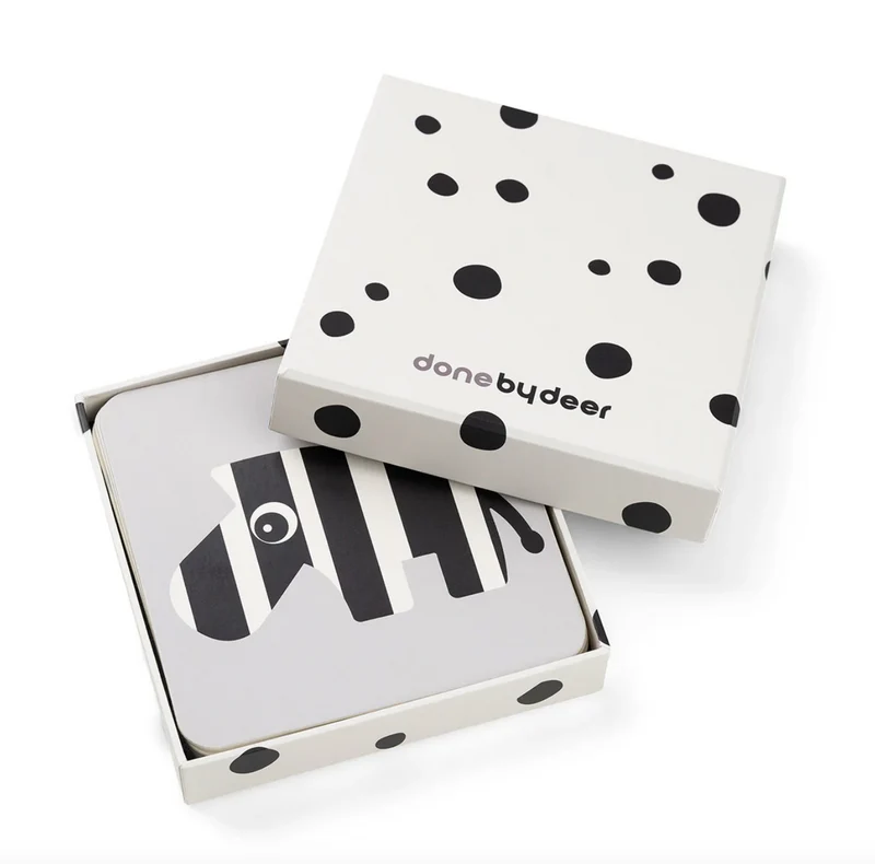 Cartes d'éveil contrastées
