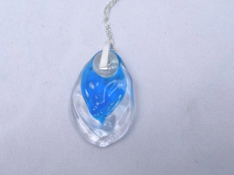 Collier spirale en verre soufflé