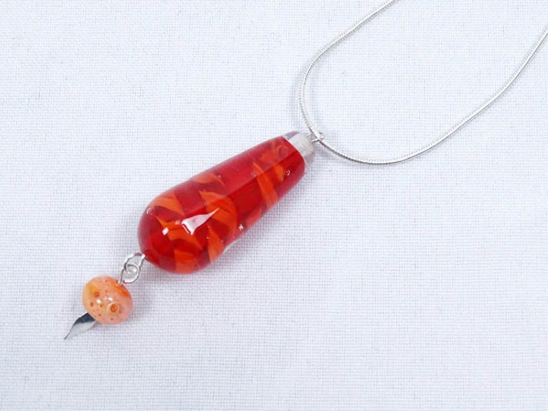 Collier spirale en verre filé
