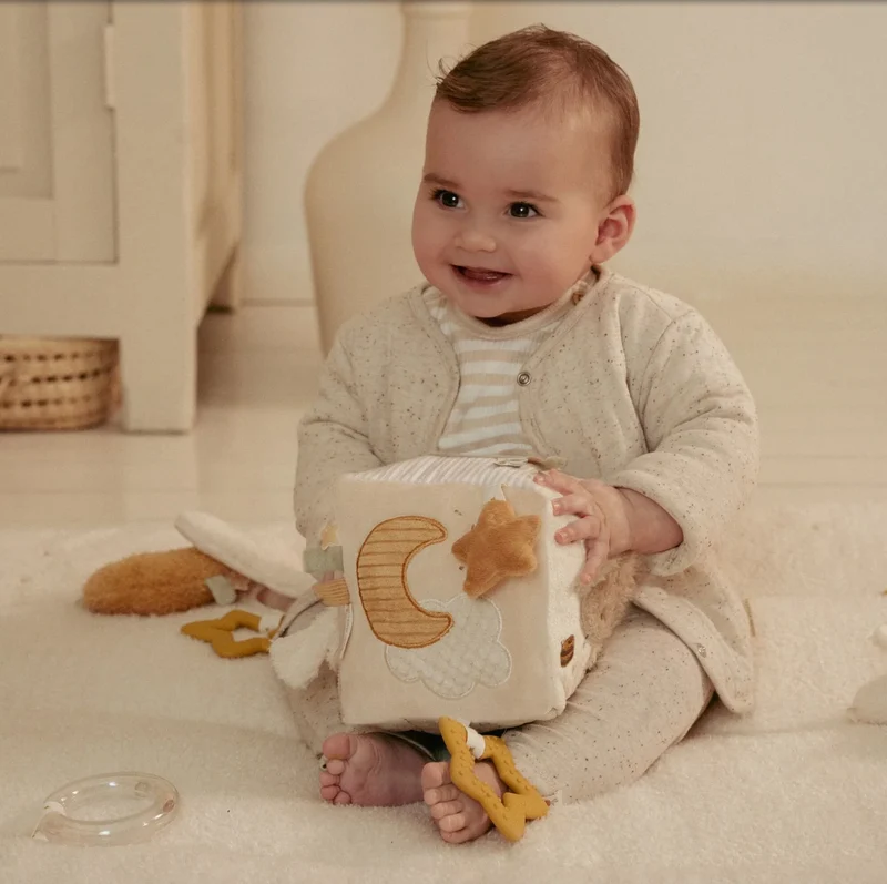 Cube d'activités | Newborn Neutrals