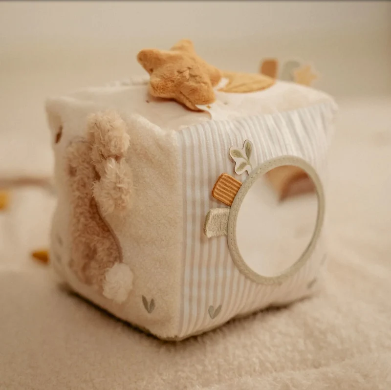Cube d'activités | Newborn Neutrals