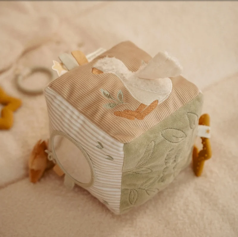 Cube d'activités | Newborn Neutrals