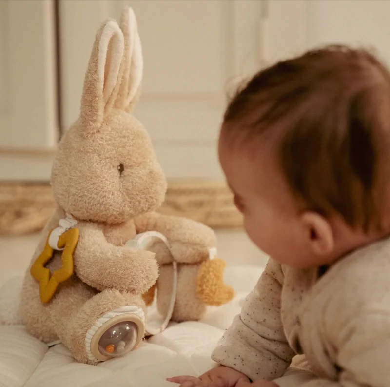 Peluche d'activités Lapin | Newborn Neutrals