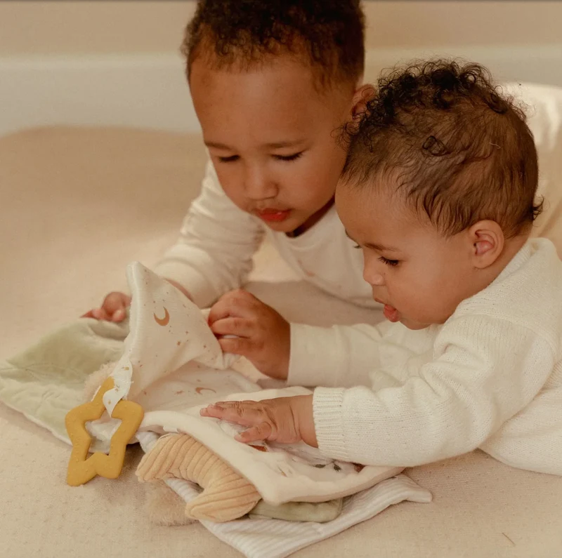 Livre d'activités | Newborn Neutrals
