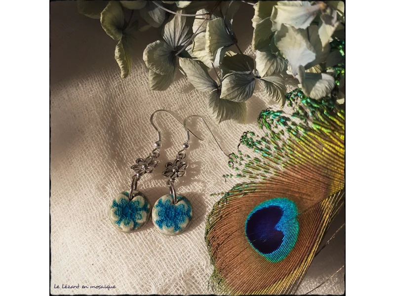 Boucles d'oreilles petites fleurs turquoises