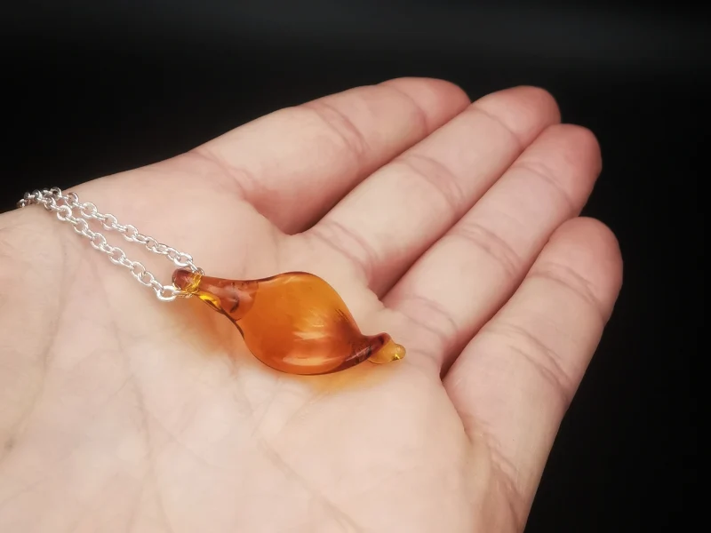 Pendentif Feuille en verre