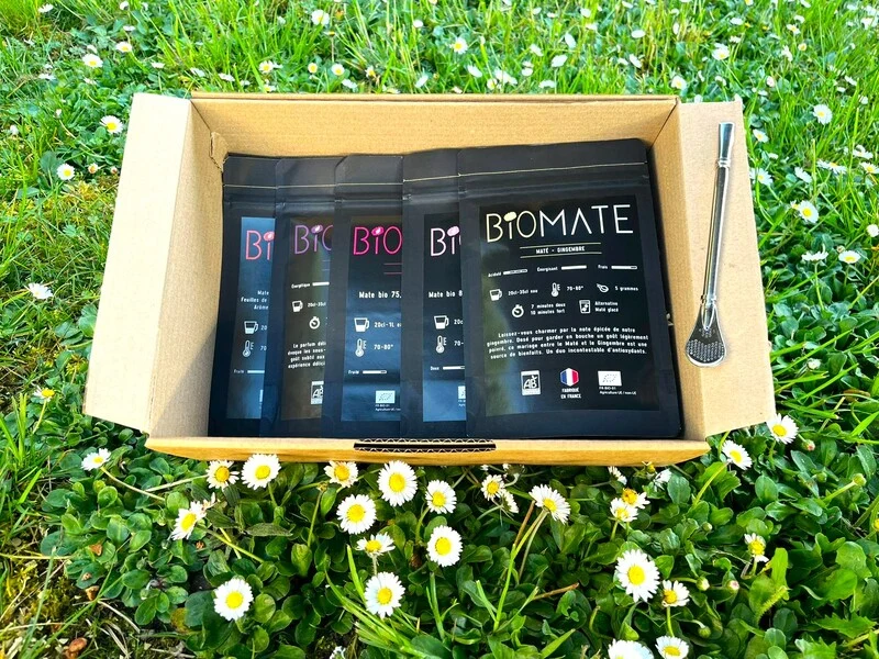 COFFRET MULTI SAVEURS MATÉ BIO + PAILLE FILTRANTE OFFERTE (5 SACHETS DE 50G, GOÛTS PERSONNALISABLES)