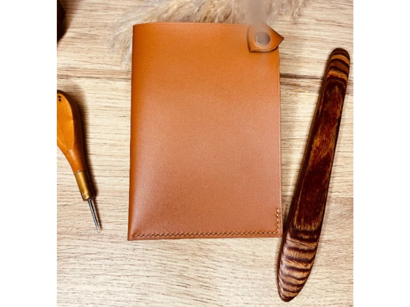 Porte passport en cuir