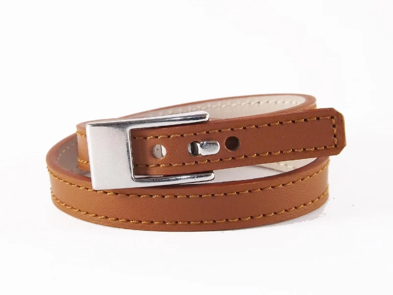 Bracelet cuir double tour, avec fermoir argenté