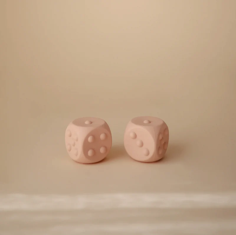 Jouet à presser | Dés crème & blush