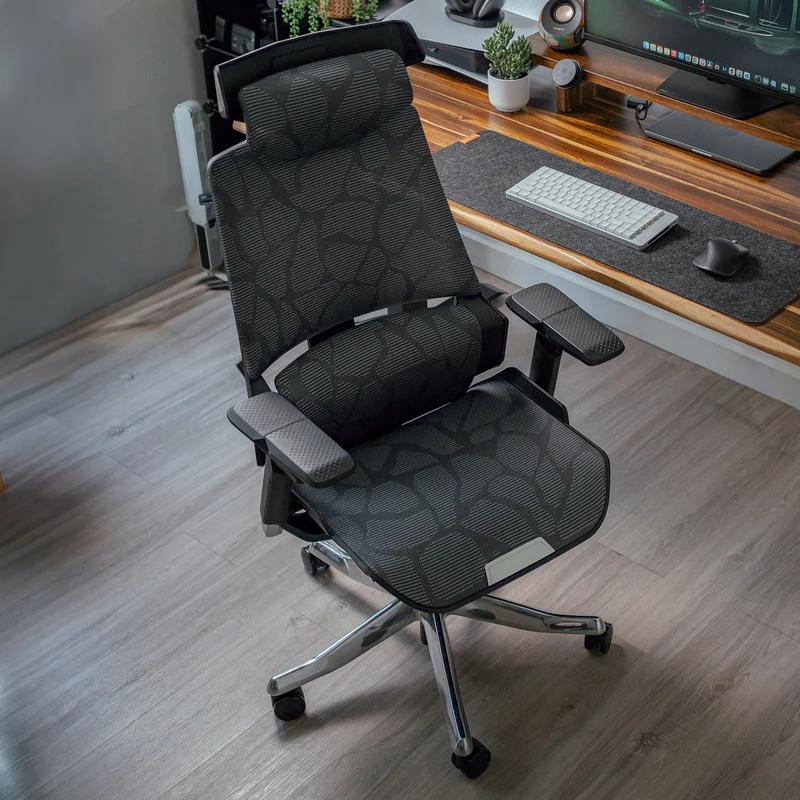 Desky Vanguard Ergonomic Gaming Chair with 6D Armrests